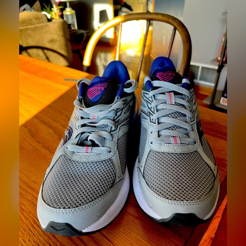 Saucony Women's Gray Running Shoes Like New